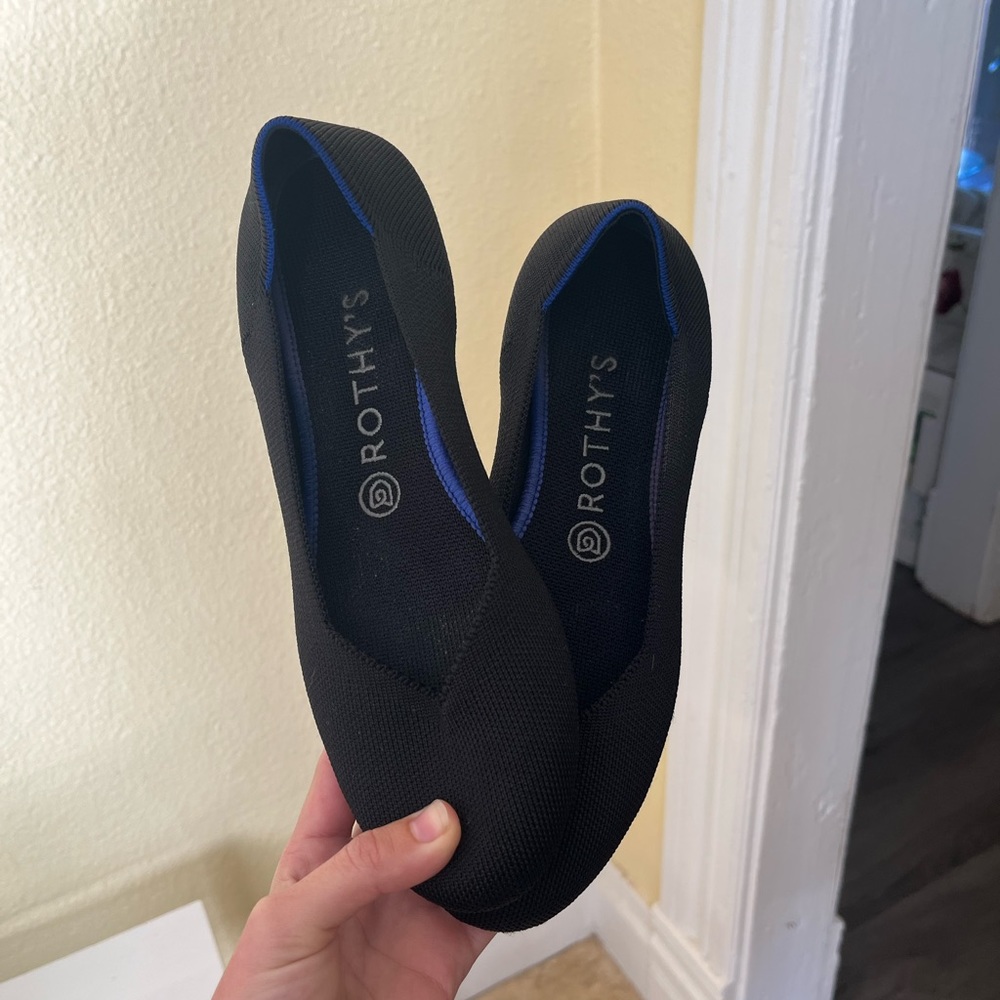 Black Rothy’s Flats Size 8.5